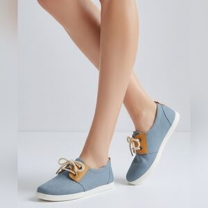 Ros Hommerson Calypso SZ 9.5N Casual Blue & Beige Closed Toe Slip On Deck Shoe